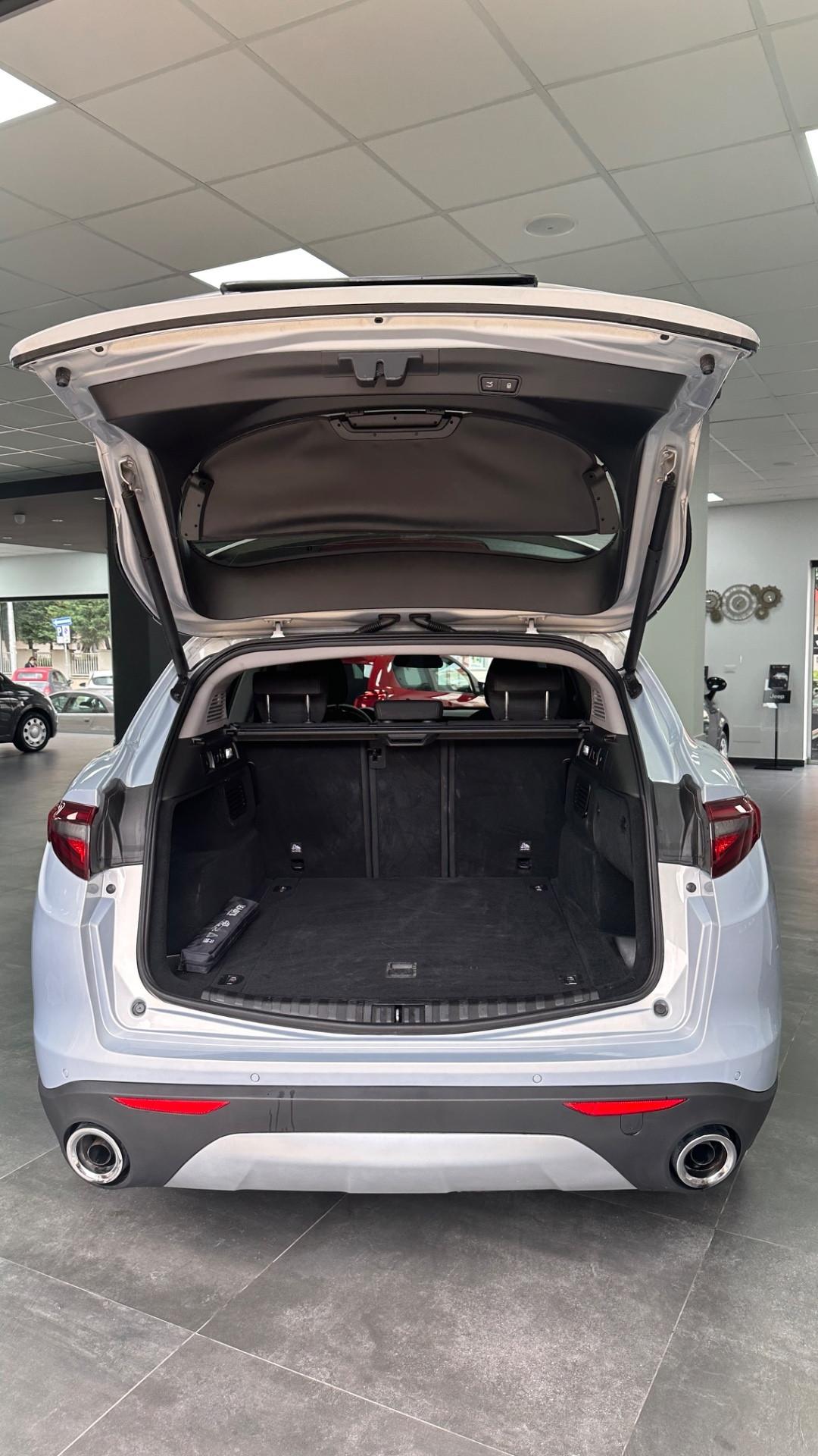 Alfa Romeo Stelvio 2.2 Turbodiesel 160 CV AT8 RWD Business