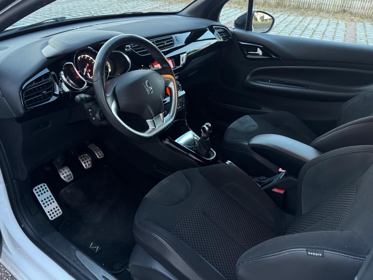 Citroen DS3 3 1.2 VTi 82cv Neopatentati