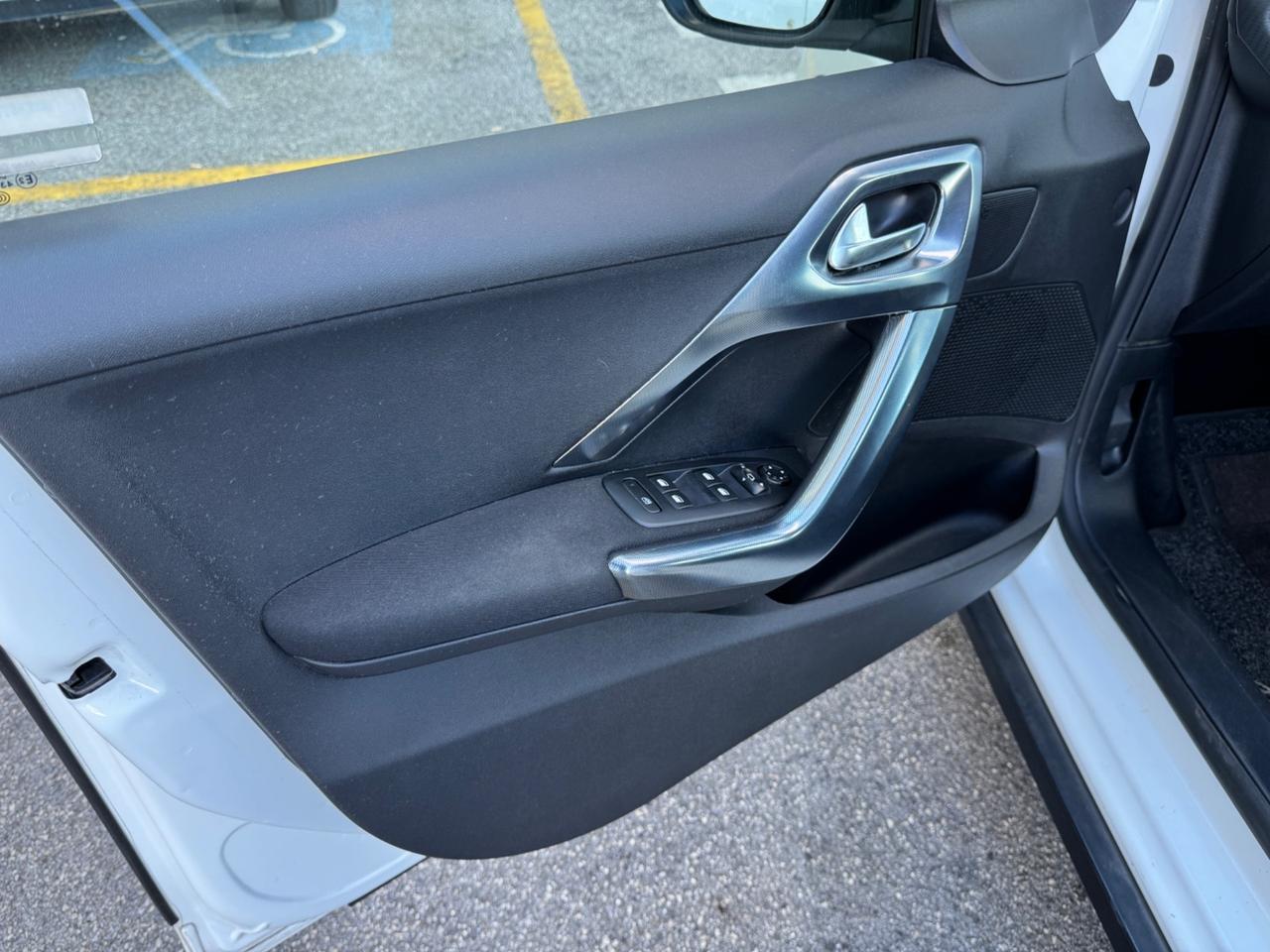 Peugeot 2008 1.6 e-HDi 92 CV Allure