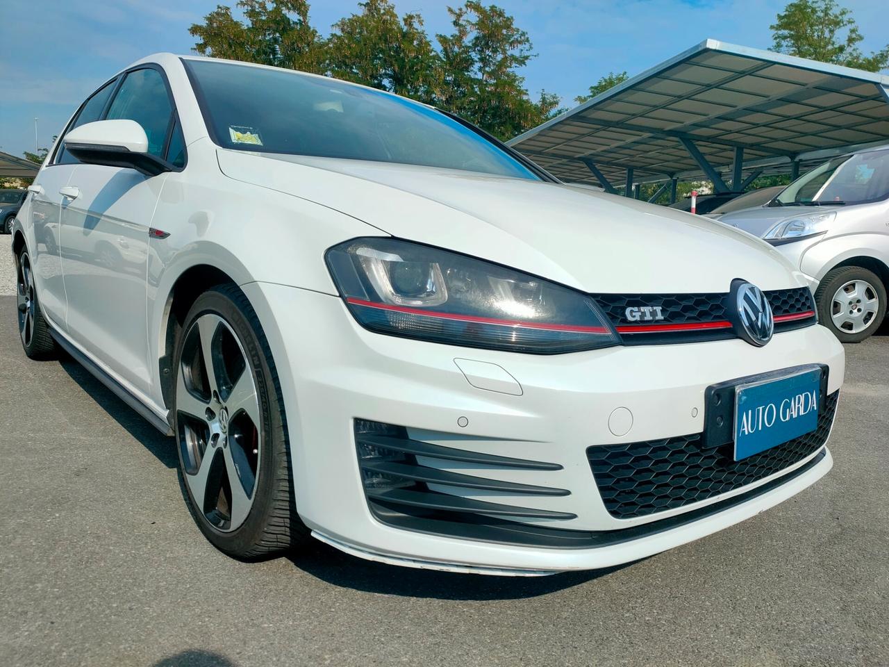 Volkswagen Golf GTI Performance 2.0 TSI 5p. dsg