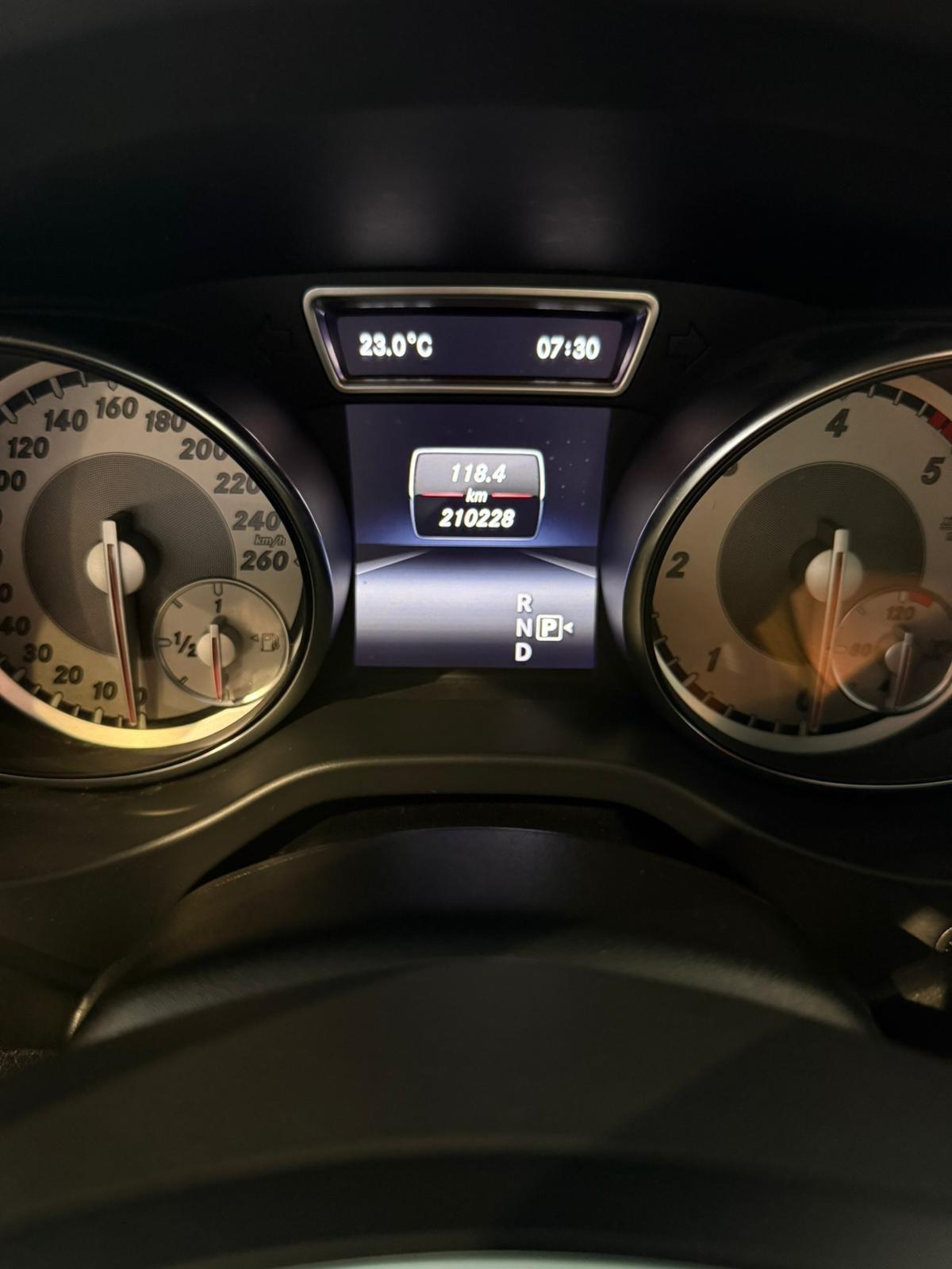 Mercedes CLA 200 -AUTOMATICA - GARANZIA