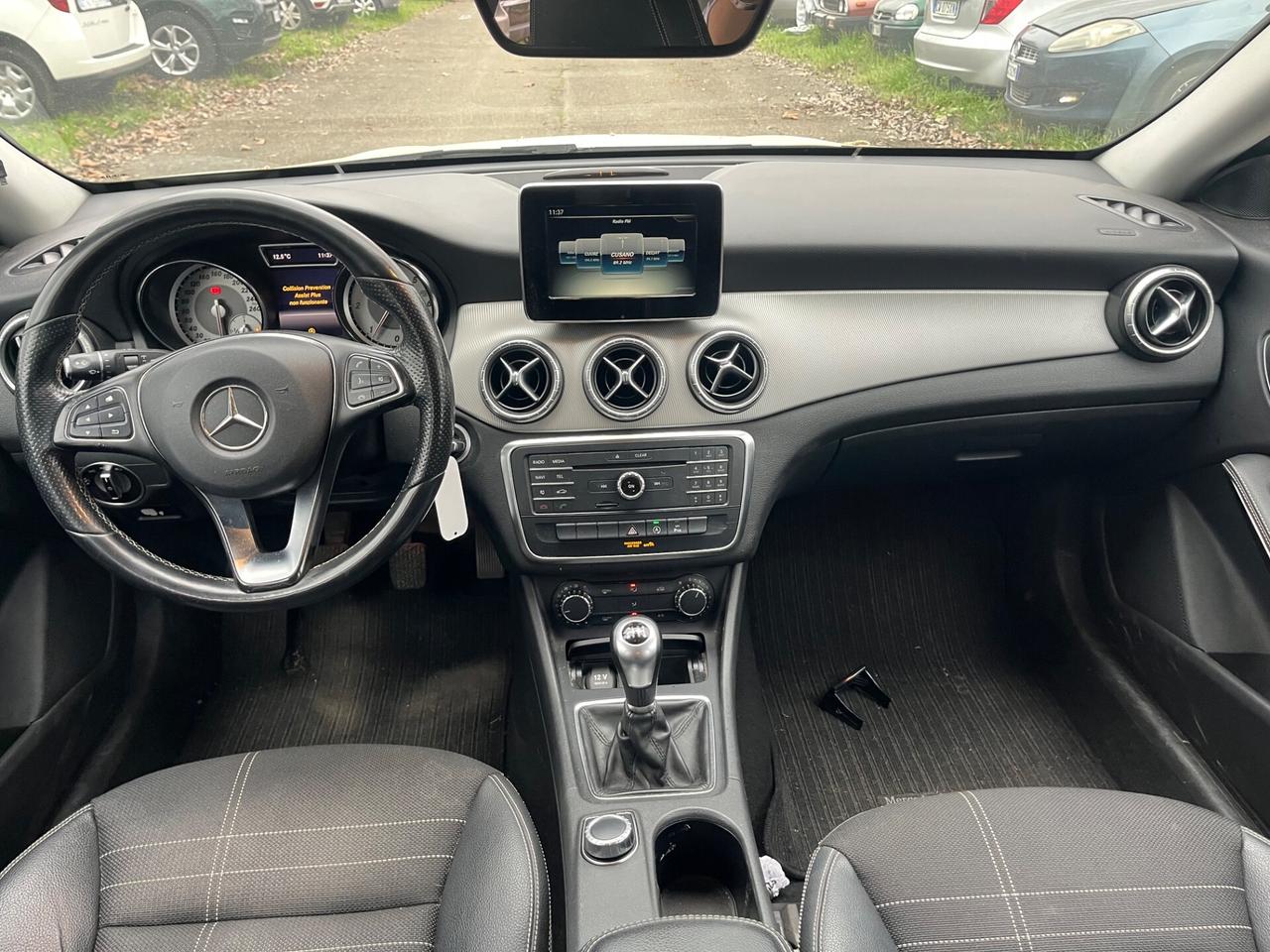 Mercedes-benz CLA 200 d Premium