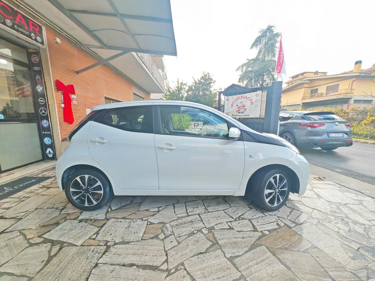 Toyota Aygo 1.0 VVT-i 69 CV 5 PORTE AUTOMATICA
