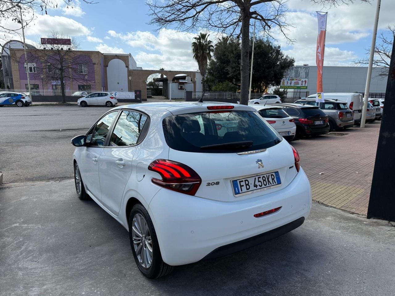 Peugeot 208 KM. 52.000! 5 porte Active