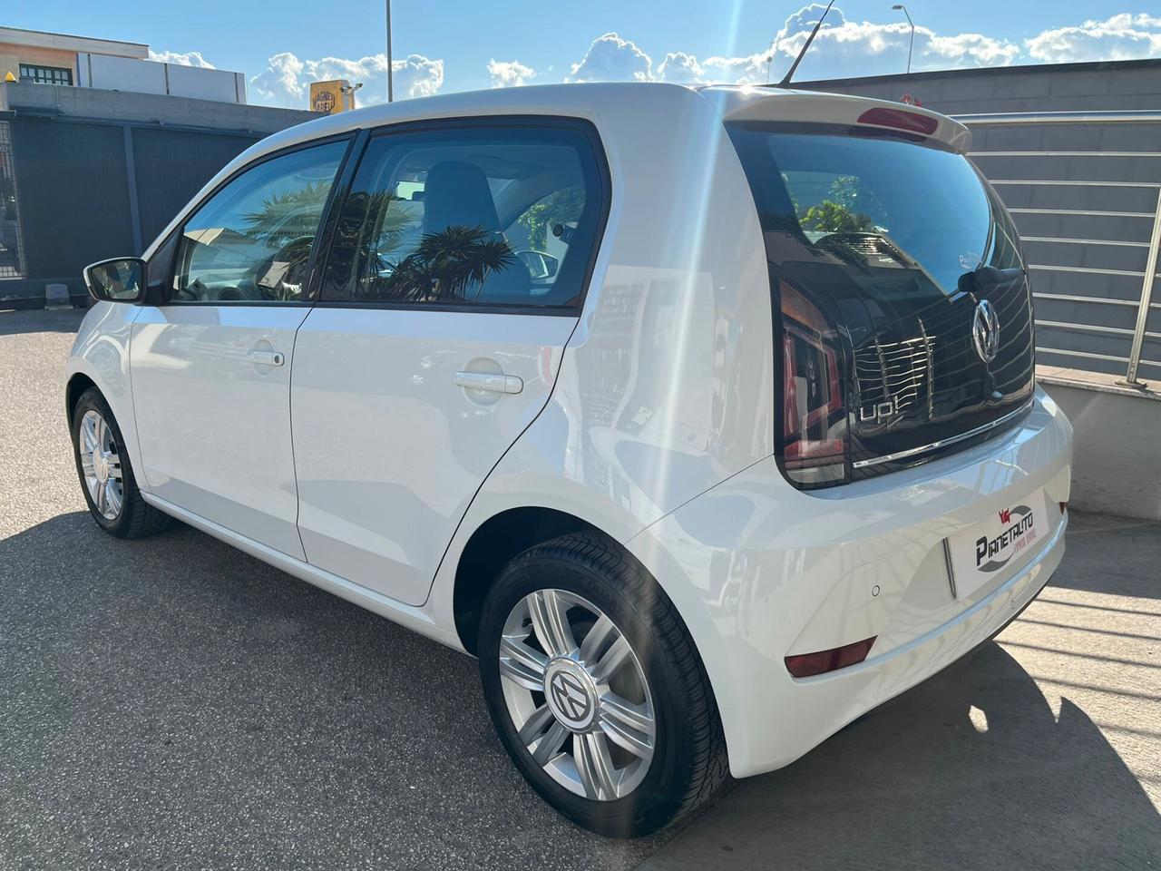 Volkswagen up! 5p 1.0 High 75cv OK NEOPAT. PDC/TELCLIMA PERF.