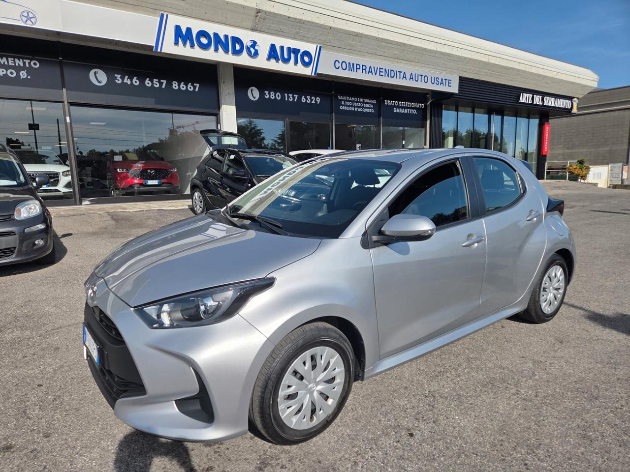 Toyota Yaris 1.5 Hybrid 5 porte Active *full-hybrid* neopatentati* NO VINCOLI FINANZIARI--