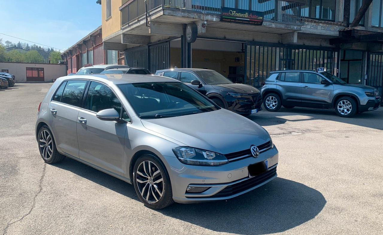 Volkswagen Golf neo patentati,full optional, tutto tagliandato, 195000 km, anno 2018, unico proprietario, euro 6
