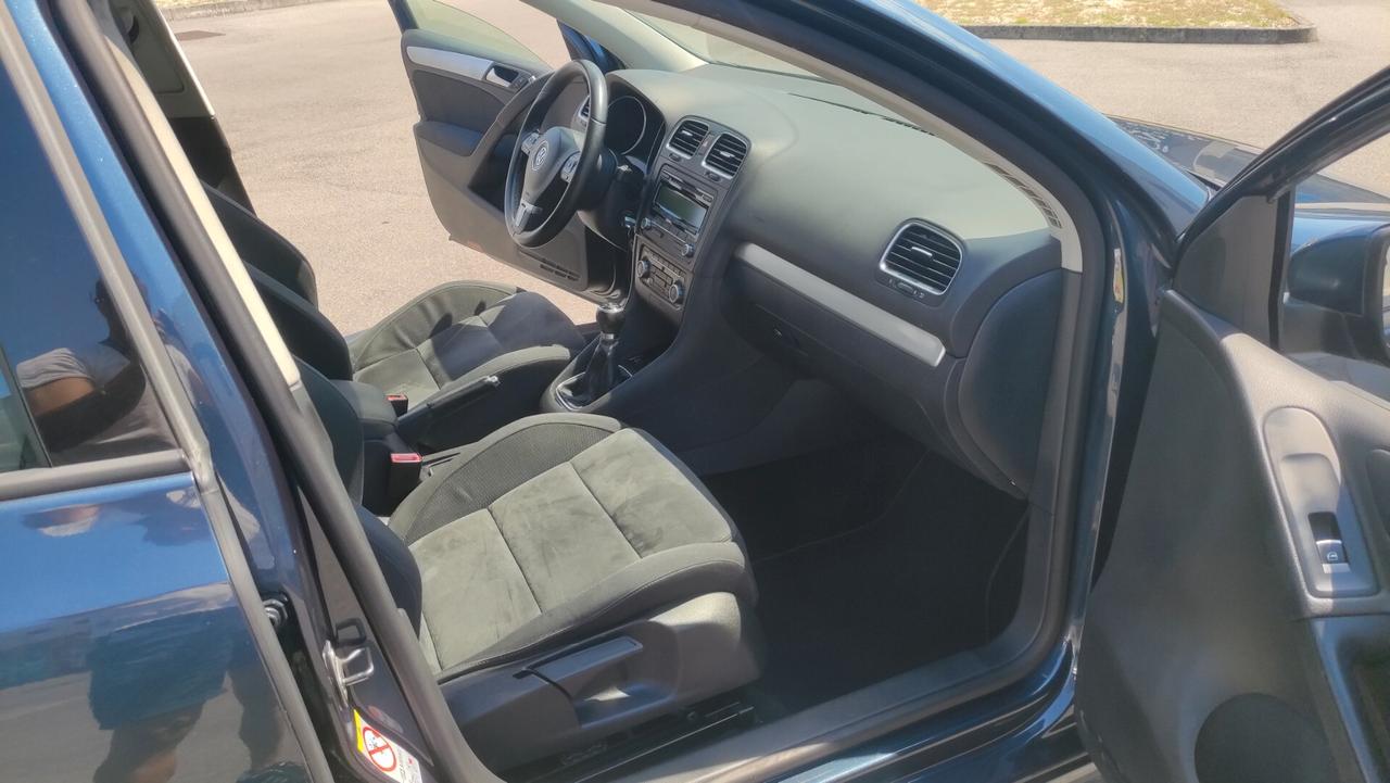 Volkswagen Golf VI 1.6 TDI DPF 5p. Highline NEOPATENTATI - 2010