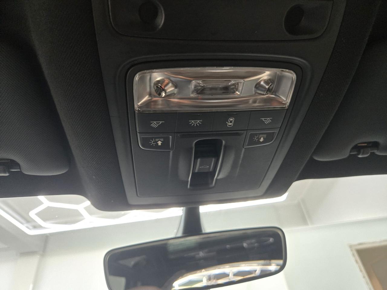 Audi Q3 2.0 TDI 120 CV S tronic Young