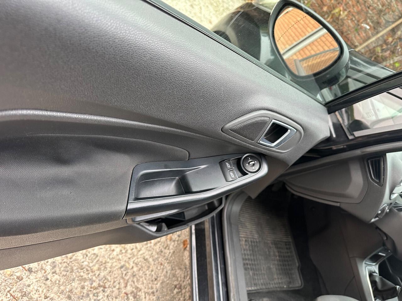 Ford Fiesta 1.5 TDCi 75CV 5 porte Titanium