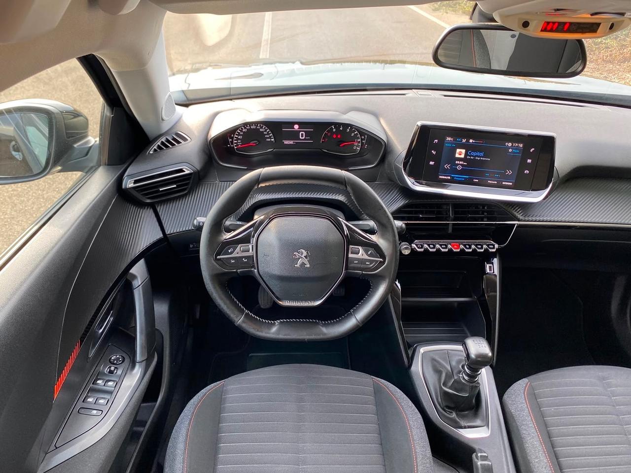 Peugeot 2008 BlueHDi 100 S&S Allure Total Black