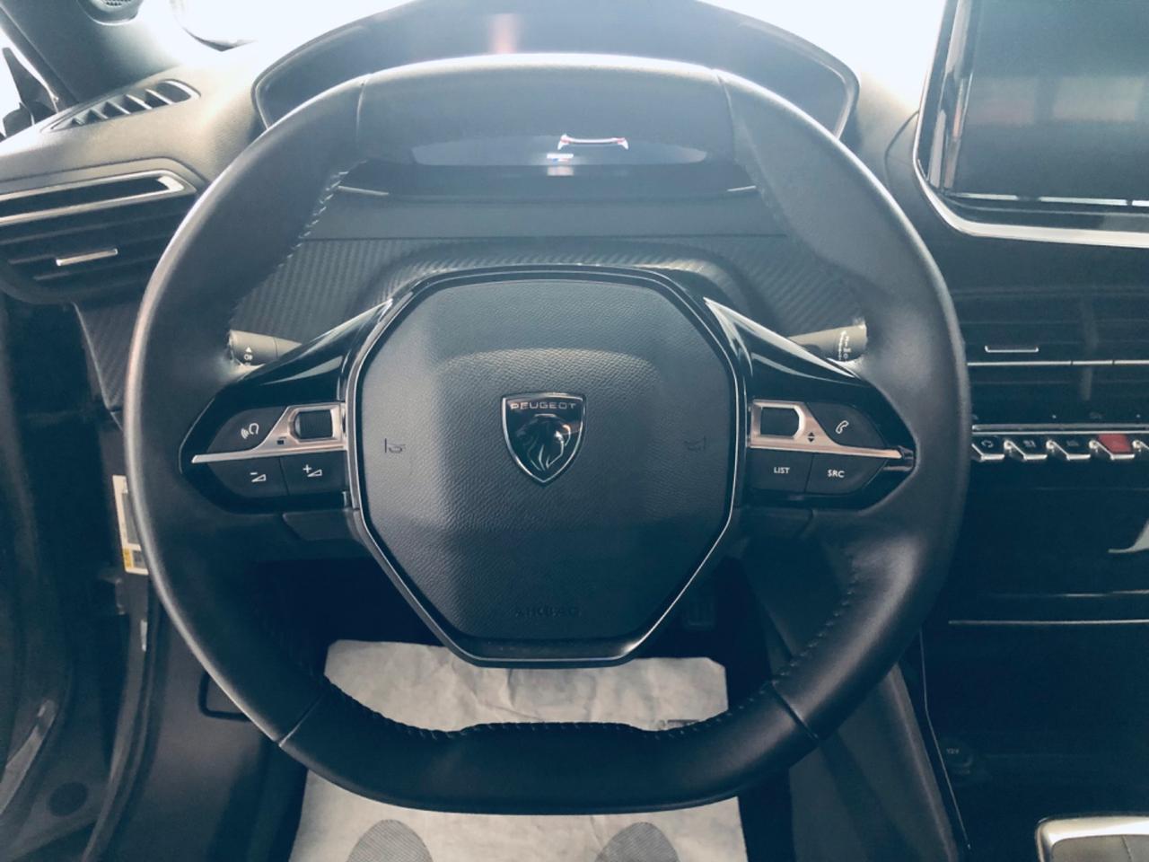 Peugeot 2008 1.2 benz 100 S&S Allure