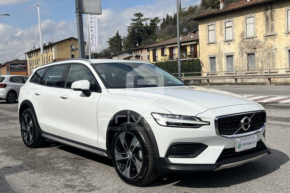 VOLVO V60 Cross Country B4 (d) AWD automatico Ultimate