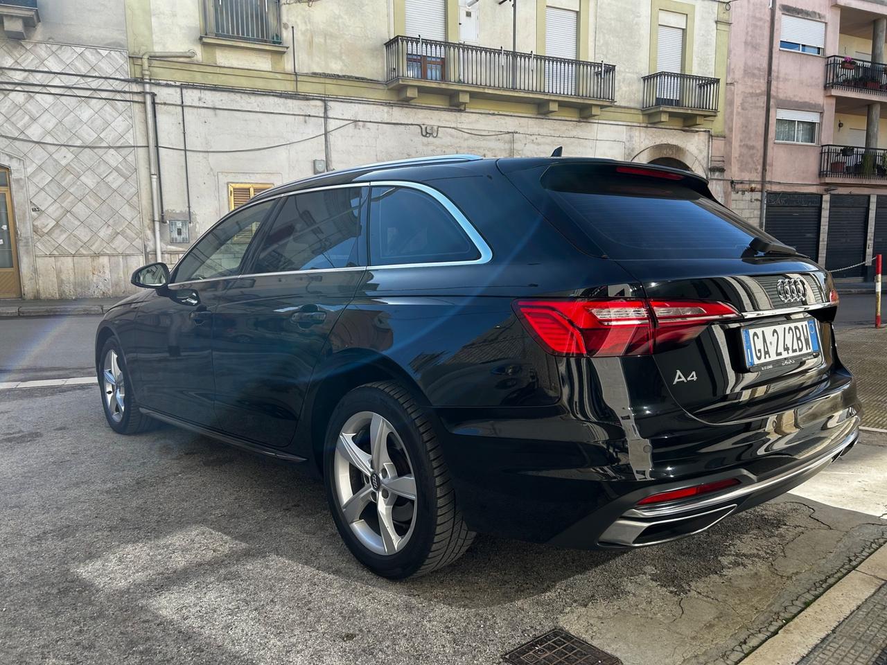 Audi A4 Avant 30 TDI/136 CV S tronic Advanced