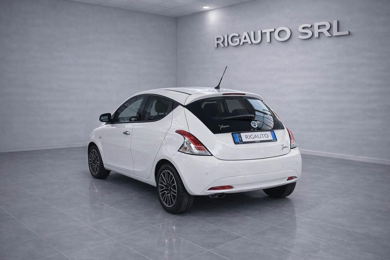 lancia ypsilon neopatentati