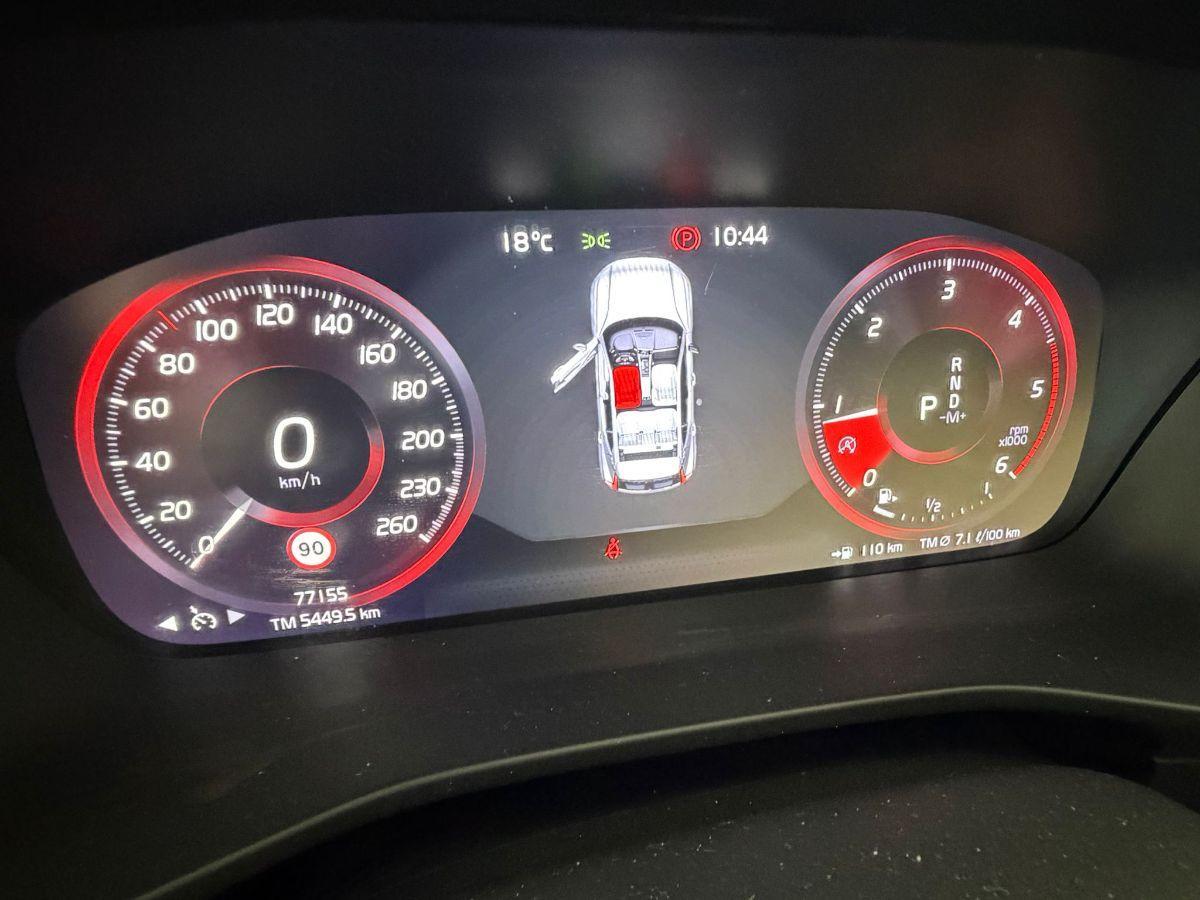 VOLVO - XC40 - D4 AWD Geartronic Momentum