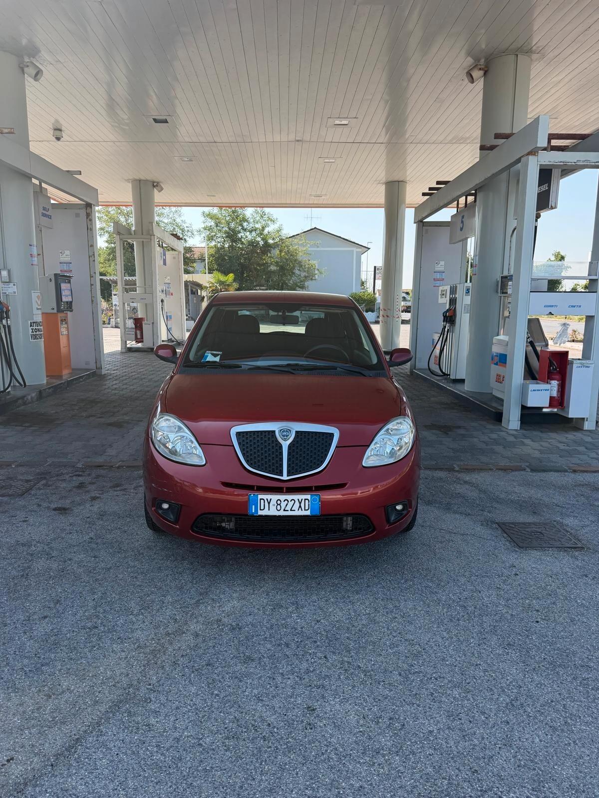 Lancia Ypsilon 1.4 Oro Ecochic GPL