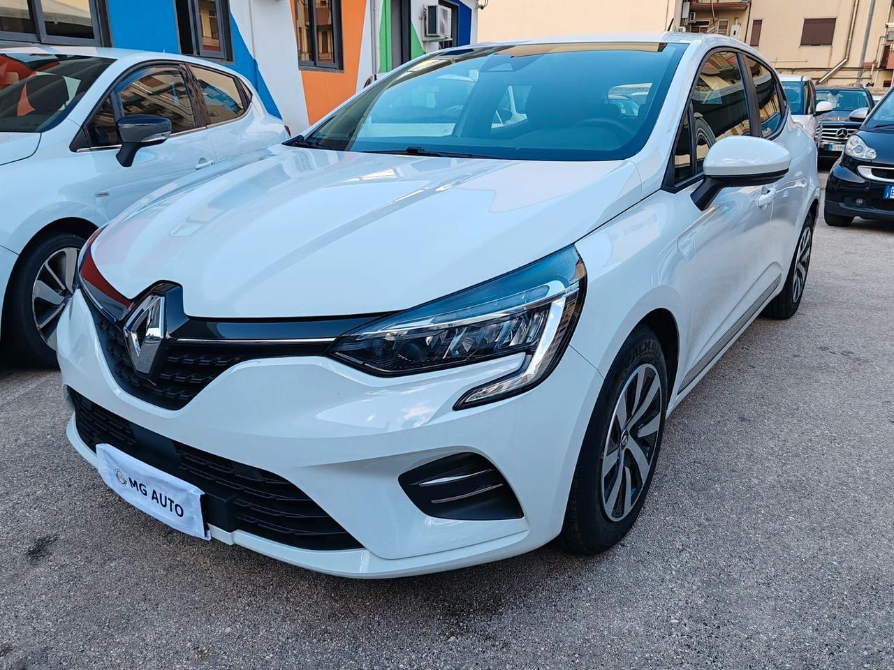 RENAULT CLIO 1.6 E-TECH HYBRID