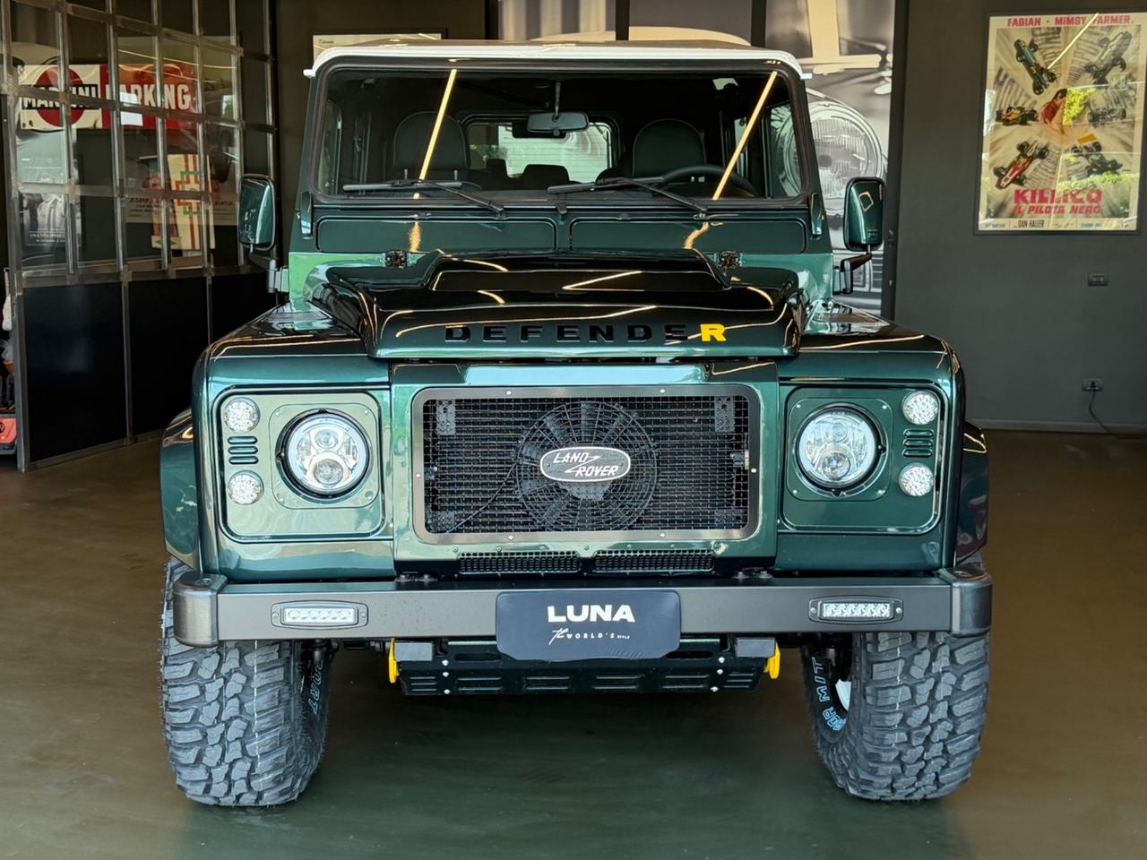 Land Rover Defender 110 2.4 TD4 Station Wagon SE - 7 POSTI -Ricond. "The world's style"