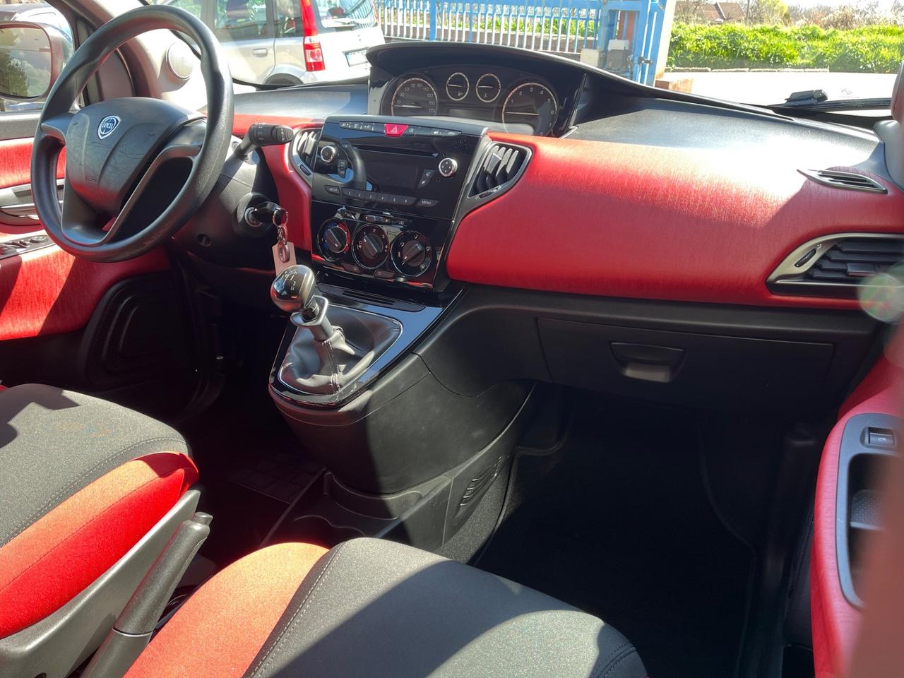 Lancia Ypsilon 1.2 69 CV Black/Red-km72000-