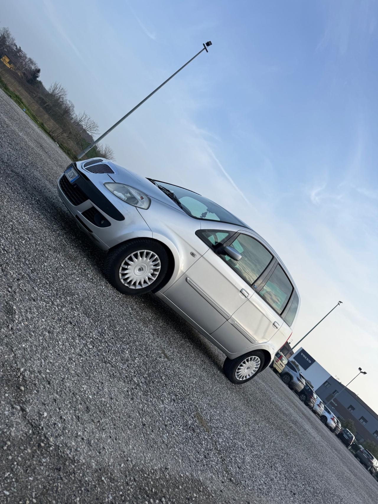 Lancia MUSA 1.3 Multijet 16V 90 CV Argento
