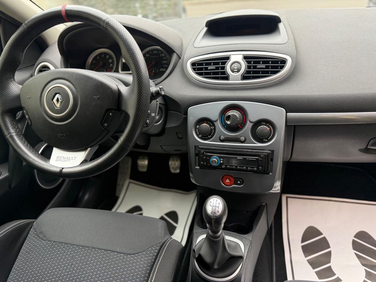 Renault Clio 3 RS F1 R27 N3196 197cv 2008