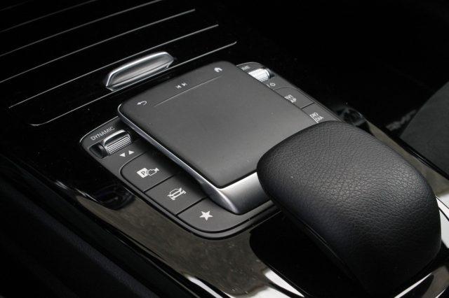 MERCEDES-BENZ A 180 dAutomatic AMGLine Premium Night Edition Uniprop.