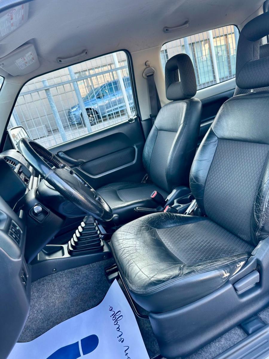 SUZUKI - Jimny - 1.3i 16V 4WD JLX Mode