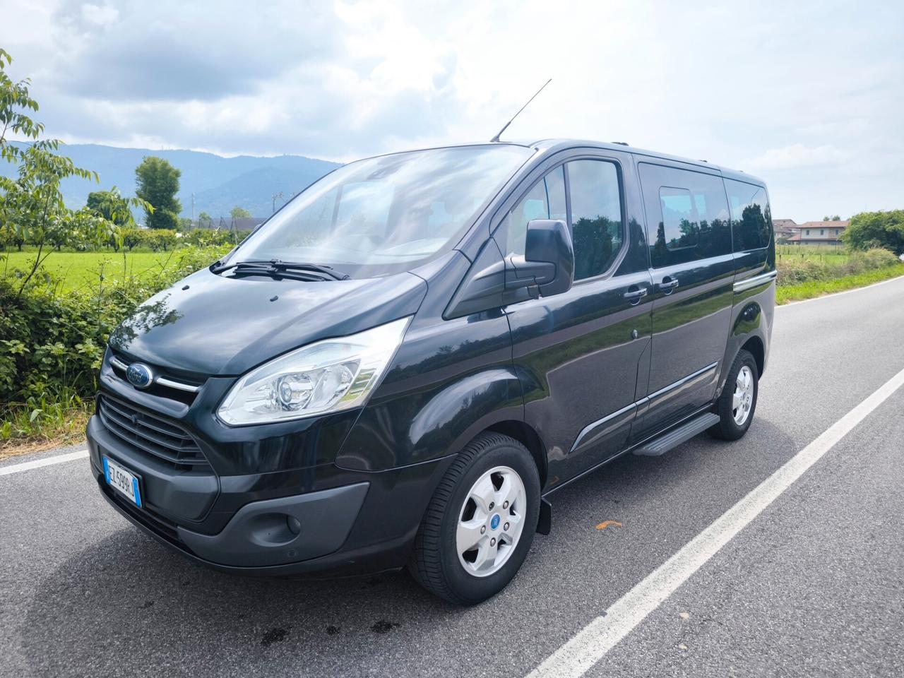 FORD TOURNEO CUSTOM 2,2 TDCI 155CV- TITANIUM- 8 POSTI