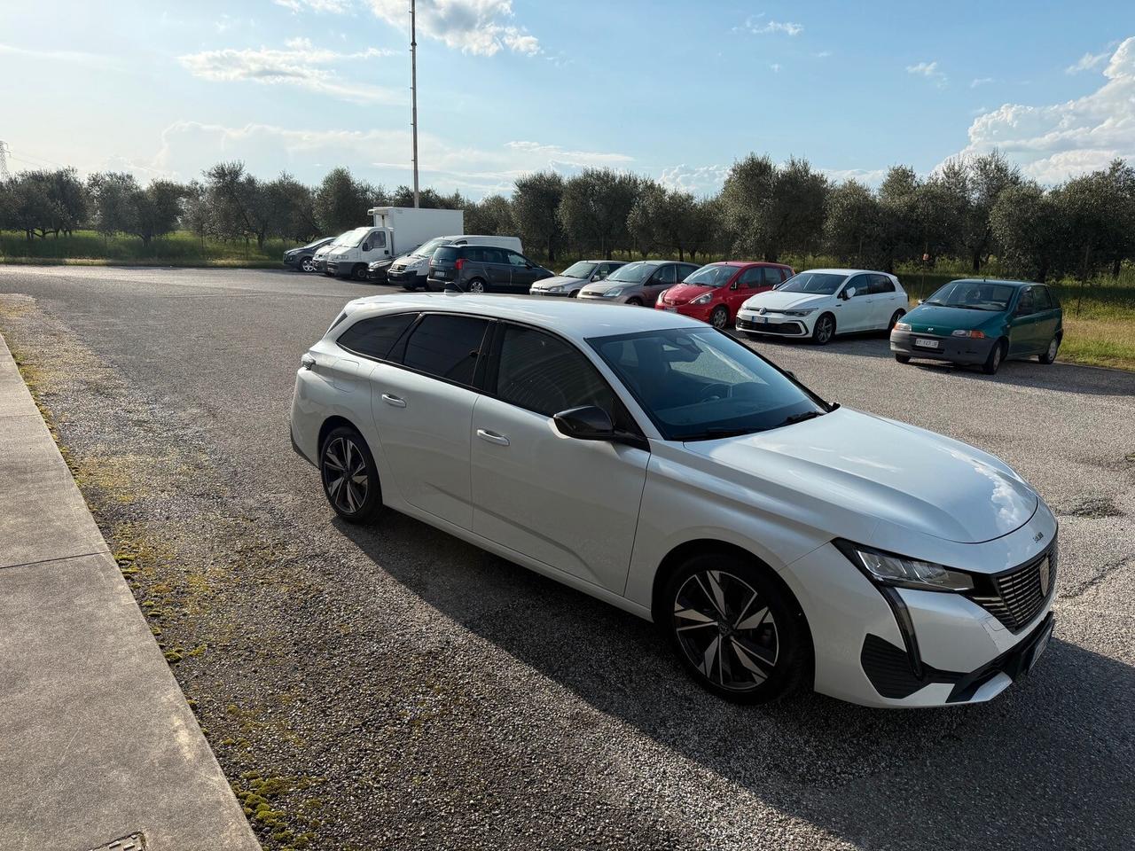 Peugeot 308 BlueHDi 130 S&S EAT8 SW Allure