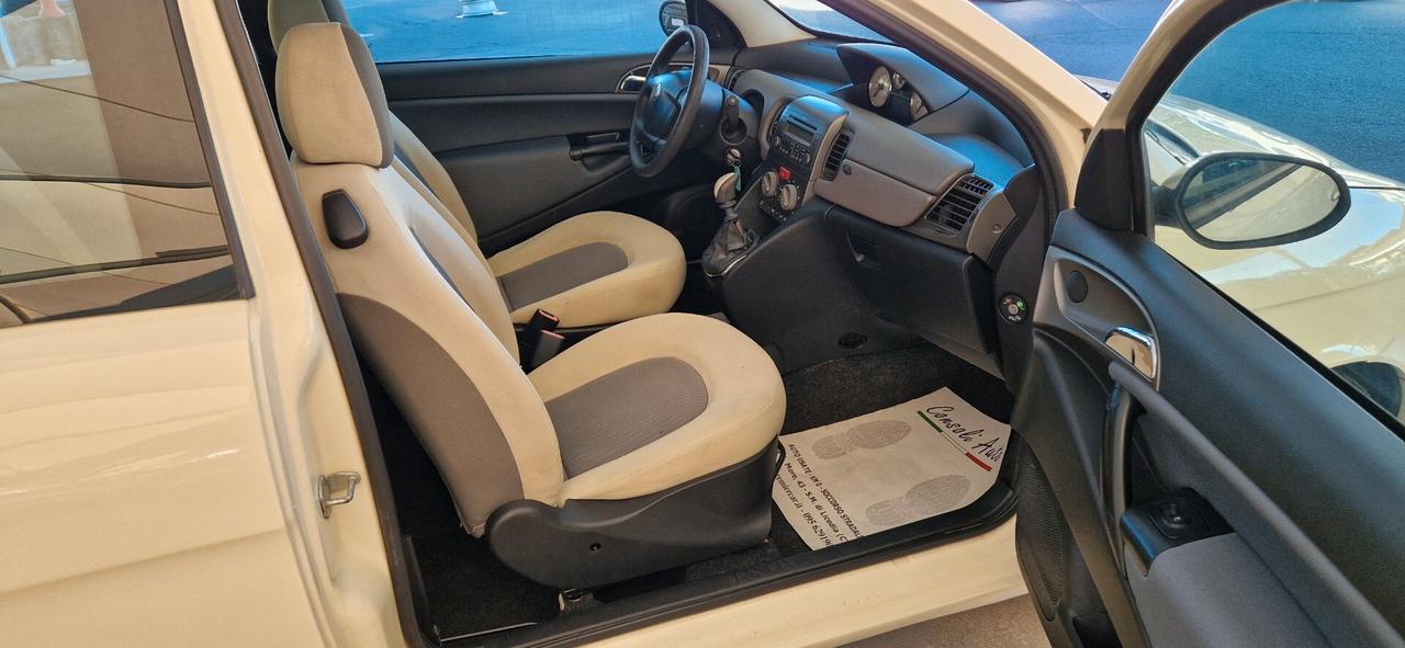 Lancia Ypsilon 1.2 Oro Plus