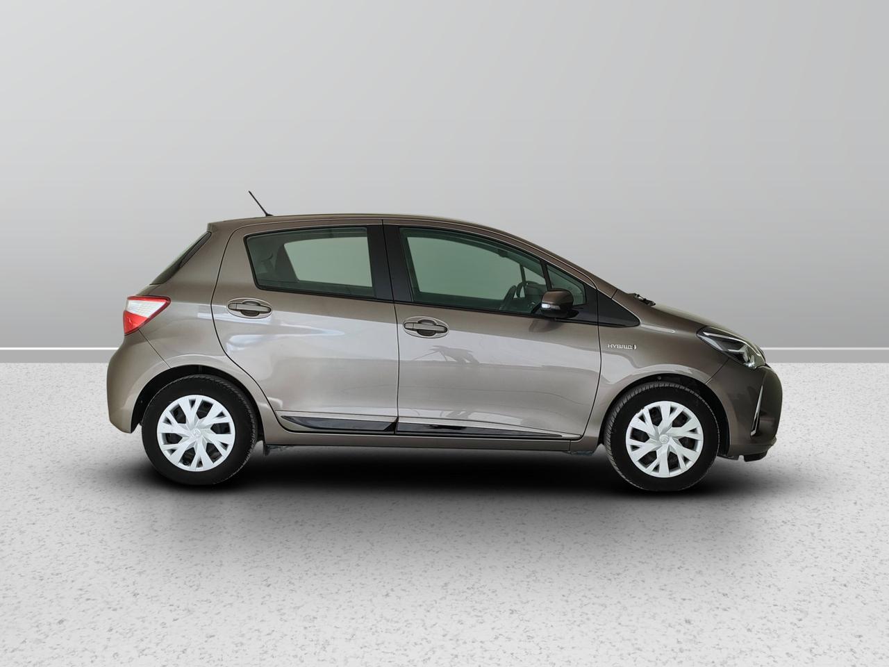 TOYOTA Yaris III 2017 - Yaris 5p 1.5h Active my18