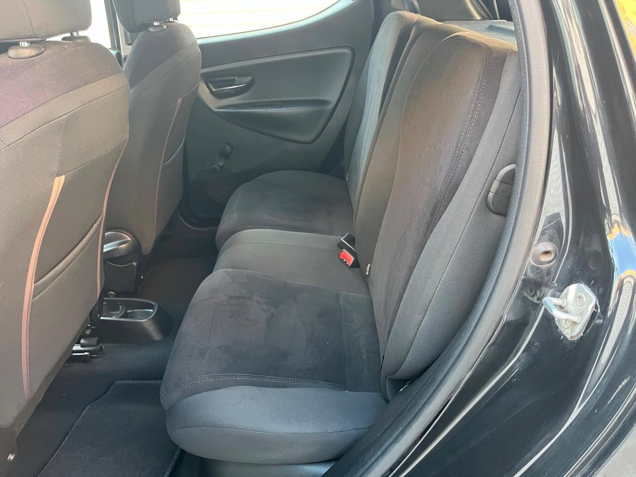 Lancia Ypsilon 1.2 69 CV 5 porte S&S Platinum