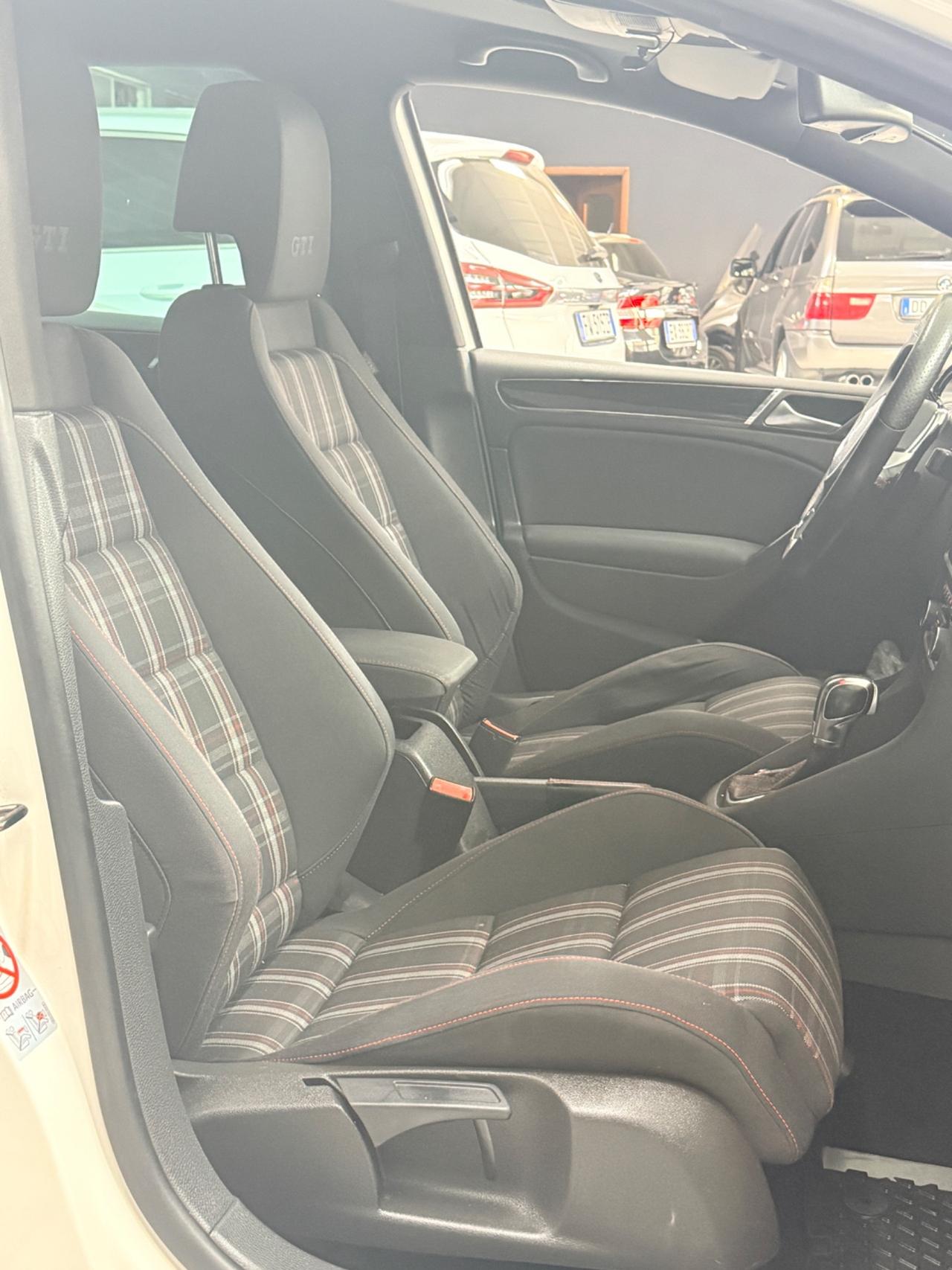 Volkswagen Golf GTI 2.0 TSI DSG 5p.