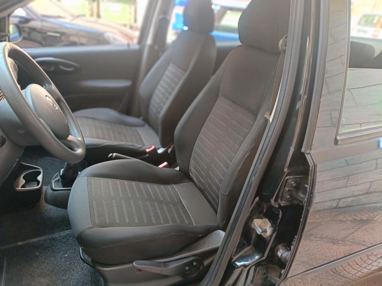 FIAT PUNTO 1.2 5PORTE-NEOPATENTATI-Euro 3100-