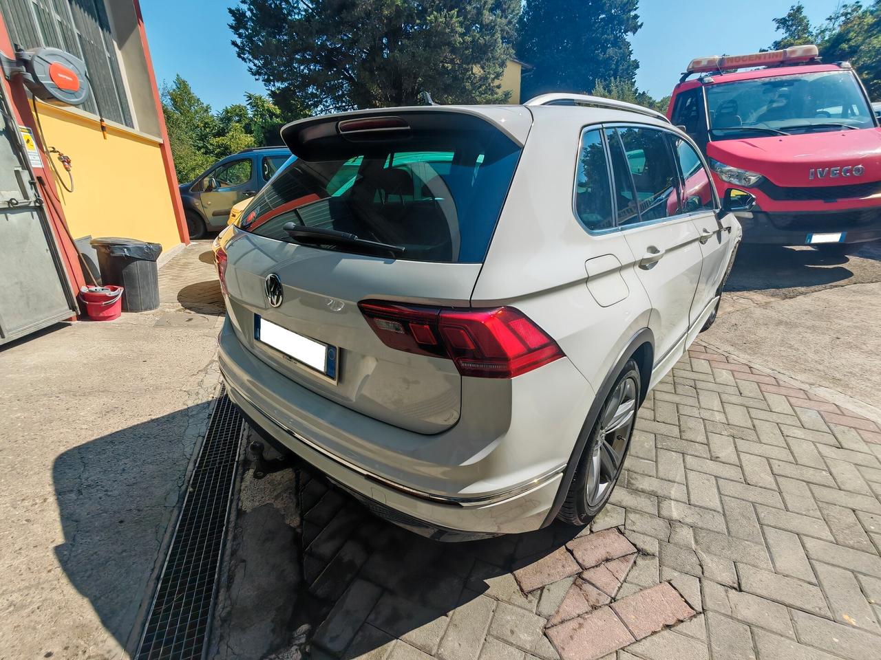 Volkswagen Tiguan R-Line incidentata/sinistrata