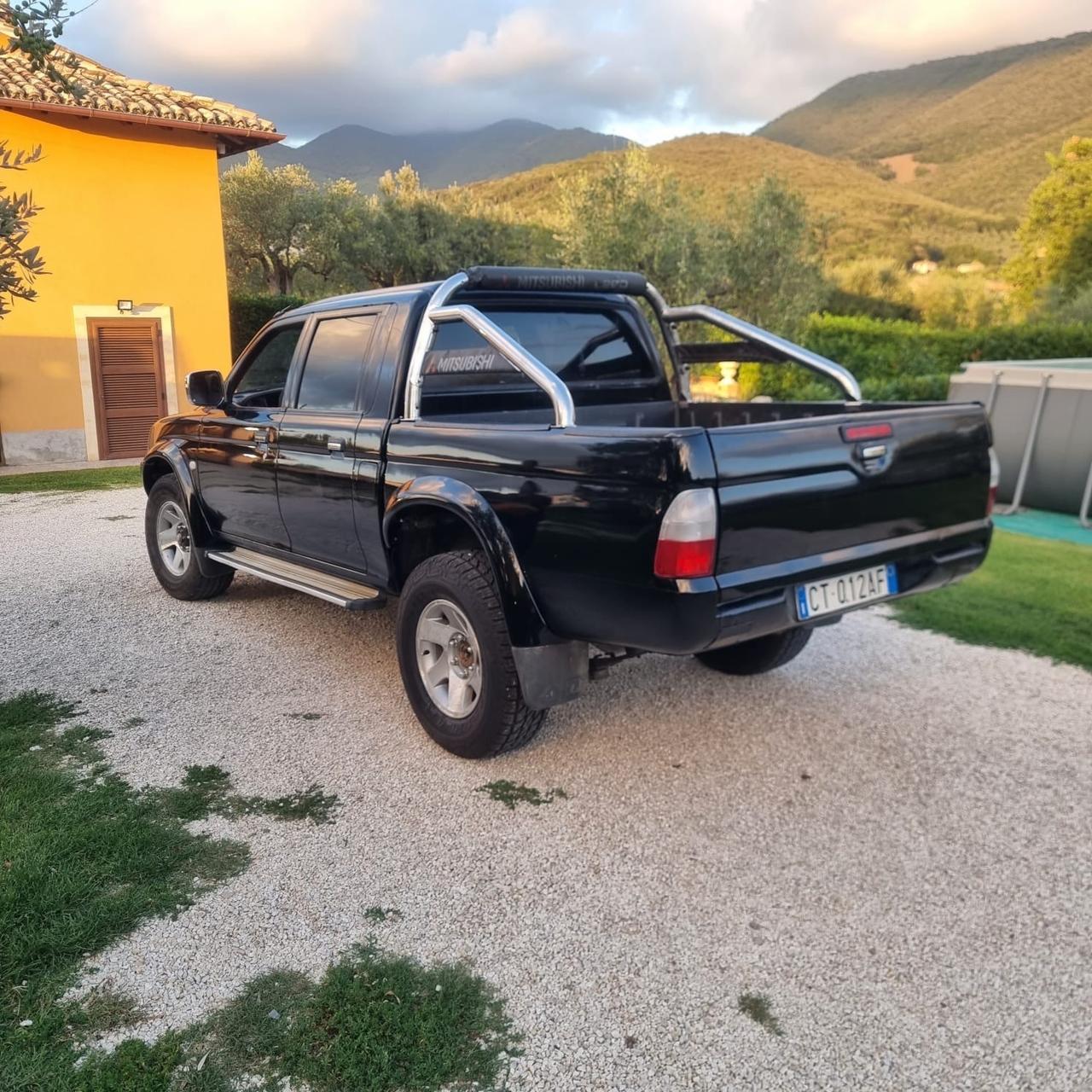 Mitsubishi L200 2.5 TD cat 4WD Double Cab Intense