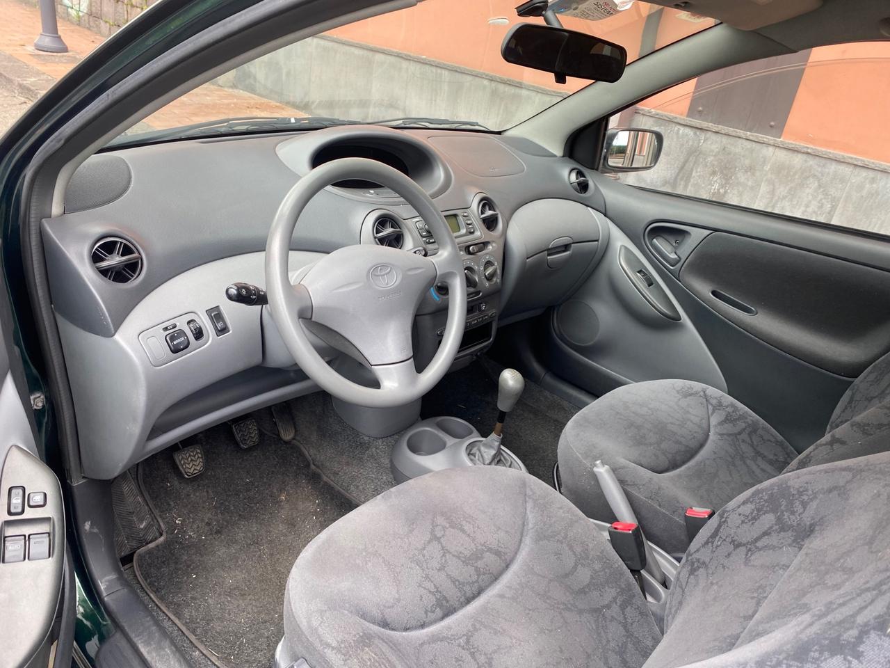 Toyota Yaris 1.0i 16V cat 3 porte Sol