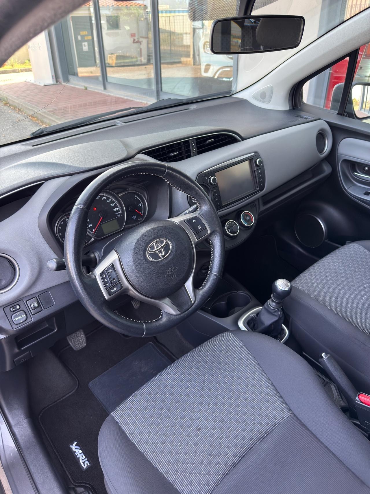 Toyota Yaris 1.4 D-4D 5 porte Active my16"