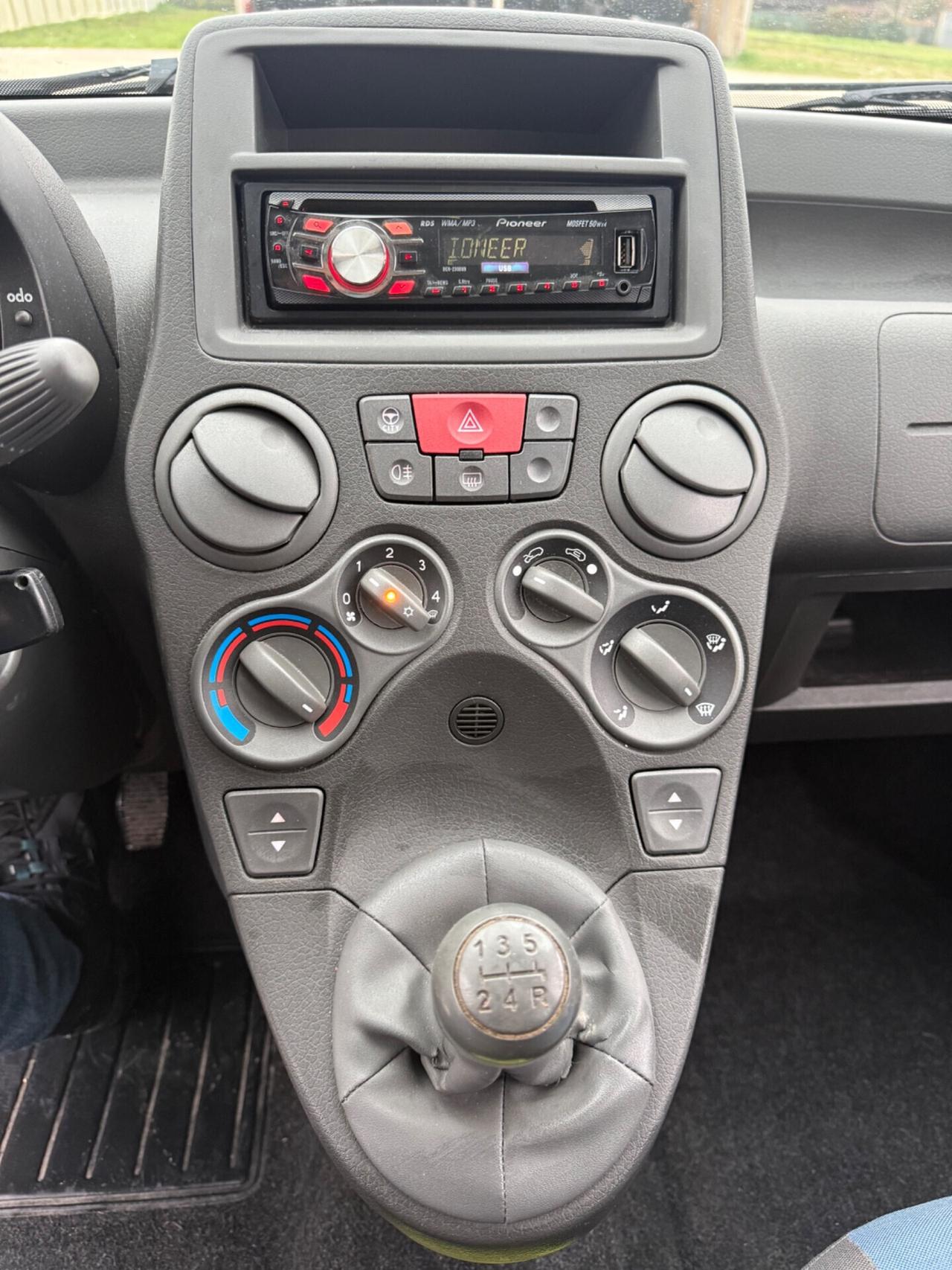 Fiat Panda 1.2 benzina UNIPROPRIETÀ NEOPATENTATI