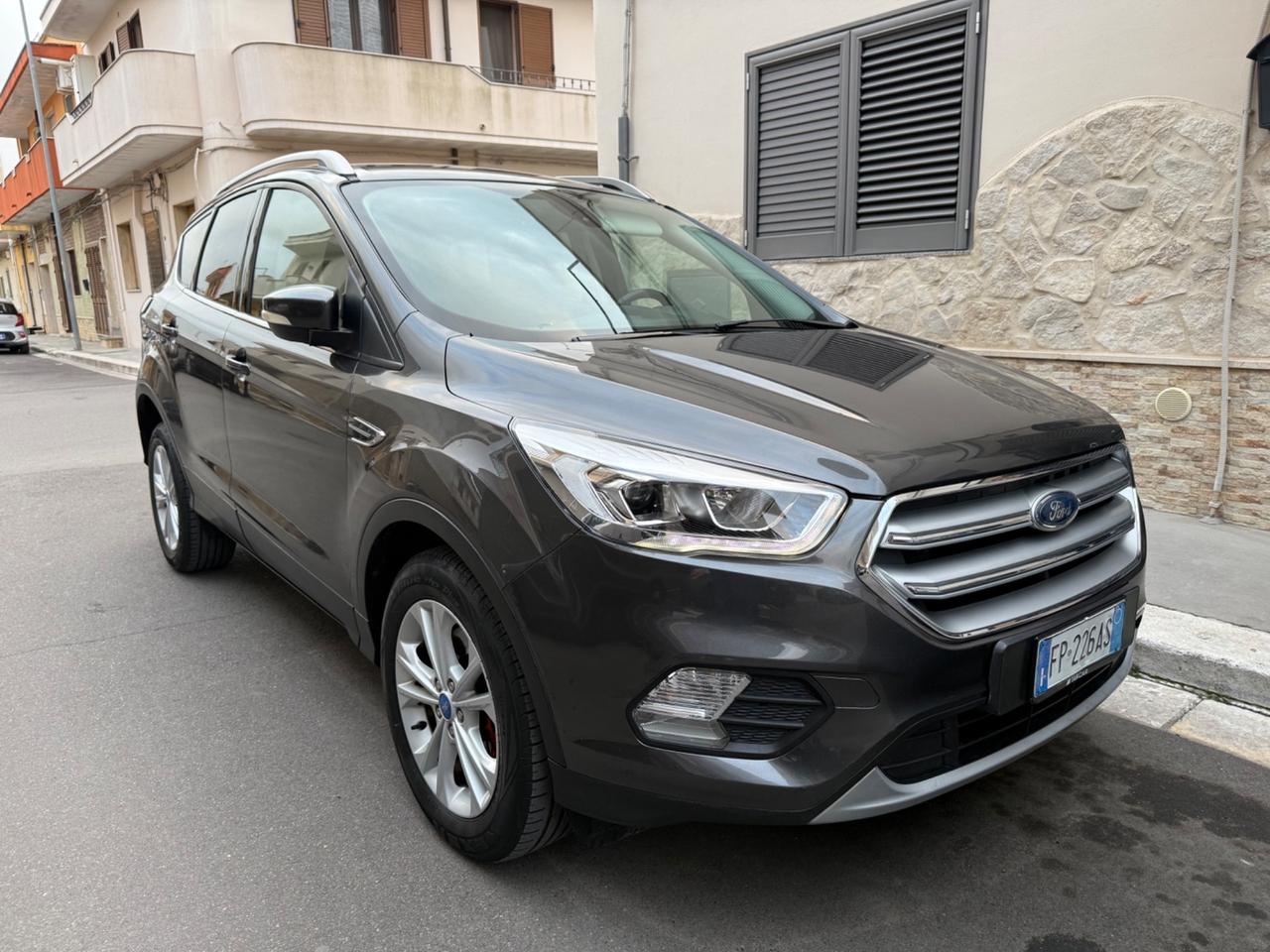 Ford Kuga 1.5 TDCI 120 CV S&S 2WD Powershift Titanium