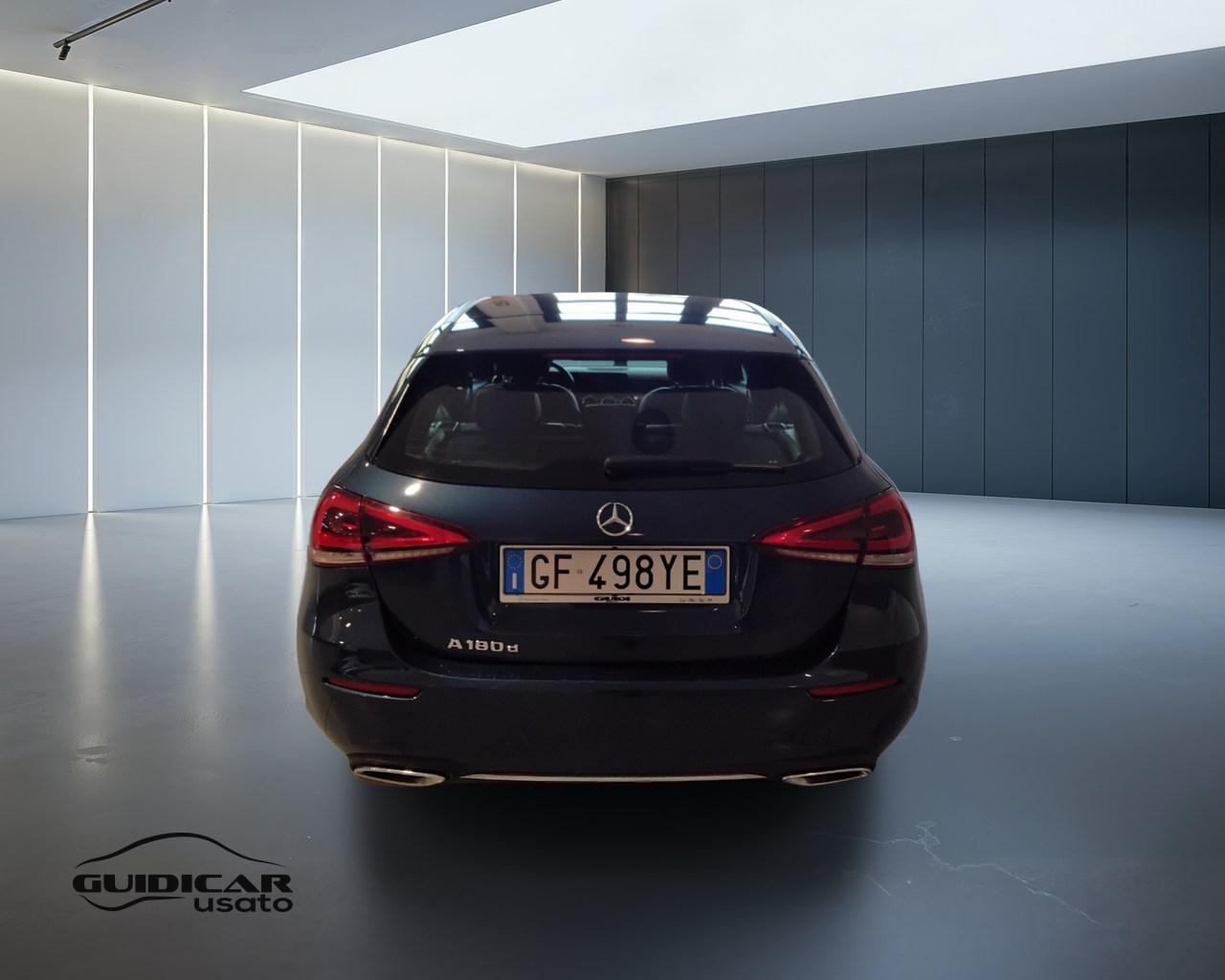Mercedes-Benz Classe A - W177 2018 - A 180 d Sport auto