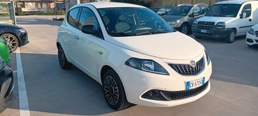 Lancia Ypsilon 1.0 FireFly 5 porte S&S Hybrid Platino