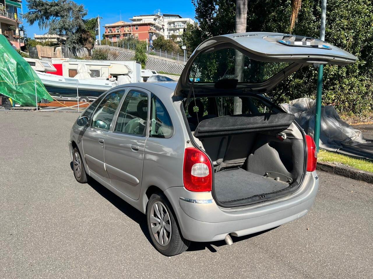 Citroen C4 1.6 HDi 110CV FAP Elegance