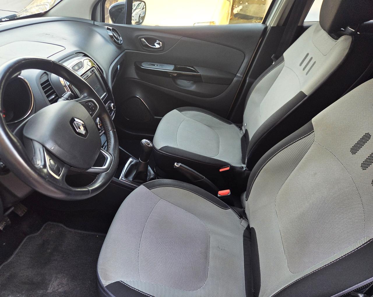Renault Captur dCi FULL NAVI CERCHI 17" RETROCAMERA GARANZIA