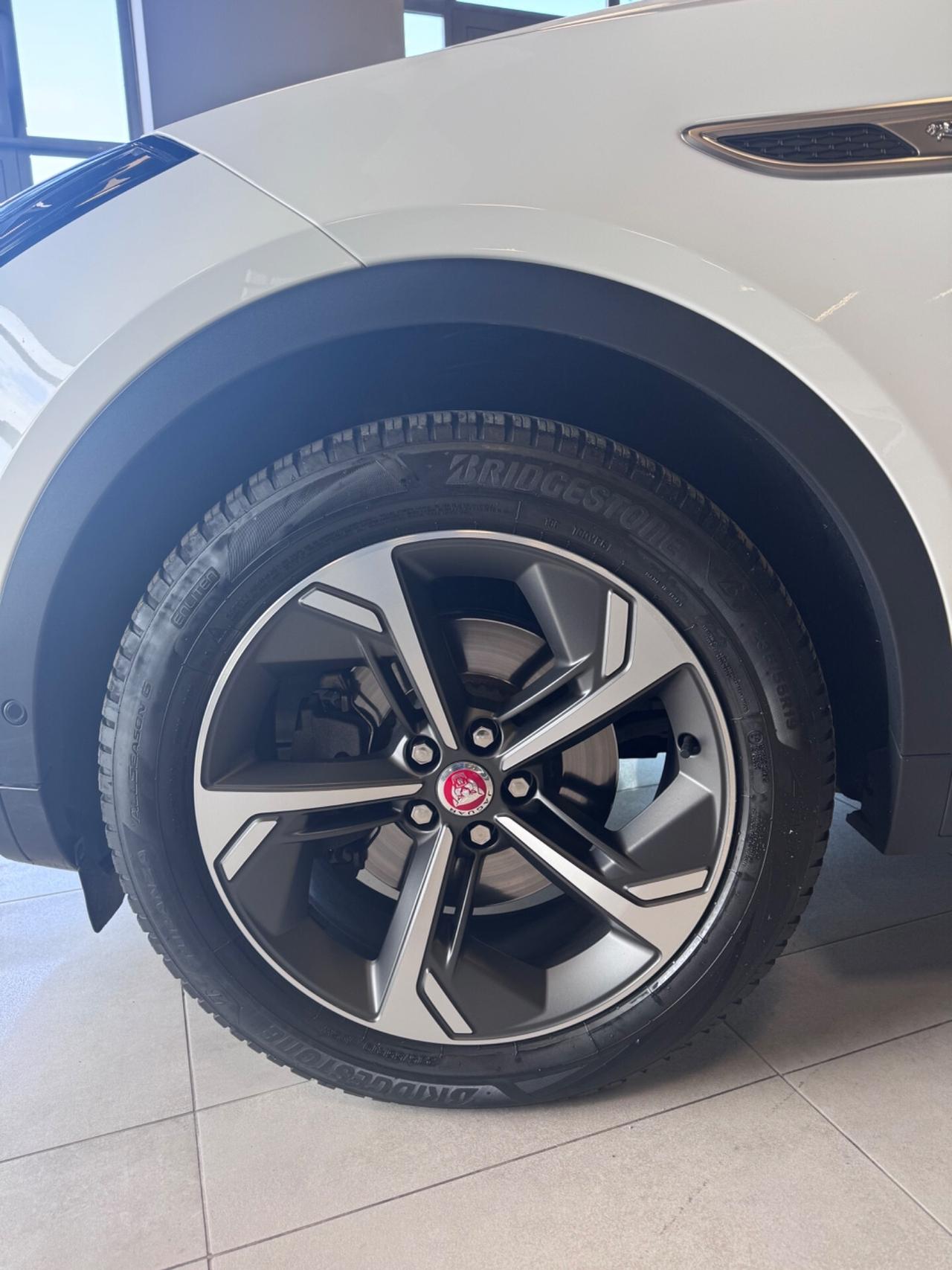 JAGUAR E-PACE 2.0 DIESEL HYBRIS 4WD R-DYNAMIC SPORT