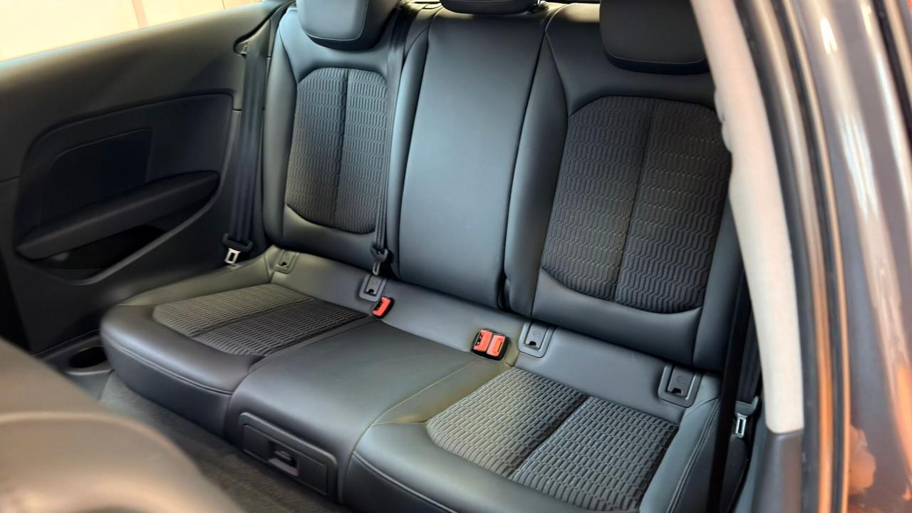 Audi A3 1.6 TDI clean diesel Attraction