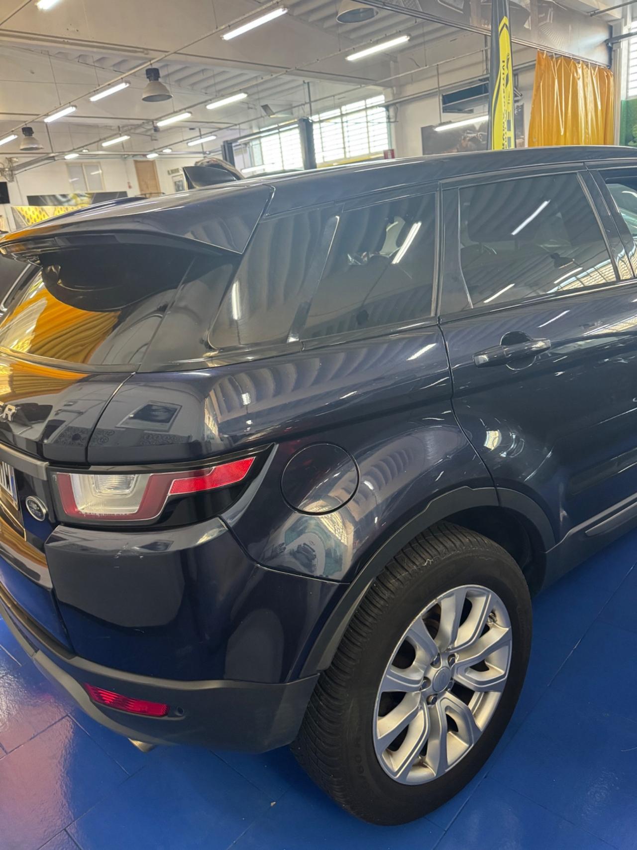 Land Rover Range Evoque 2.0 TD4 180 CV 5p. Pure