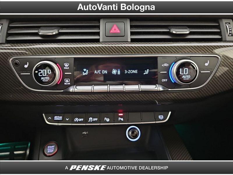 Audi A4 AUDI RS 4 AVANT