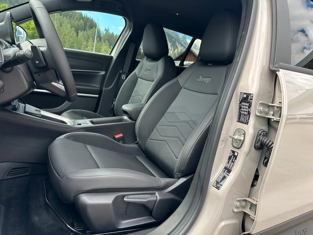 Jeep Avenger 1.2 Turbo 110 CV MHEV Summit